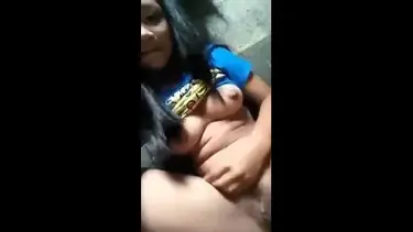 Dokumentasi Gadis Cantik Baju Biru Di Kasur