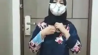 Dokumentasi Ukhti Hijab Siswi Cantik Live Kasur
