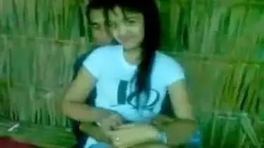Gadis Desa Cantik Pasrah Goyang Kasur