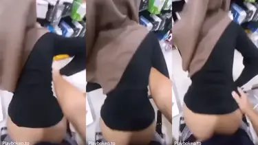 Gadis Konter Cantik Pasrah Posisi Doggy Kasur